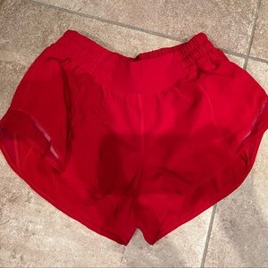 Lululemon hotty hot shorts size 6